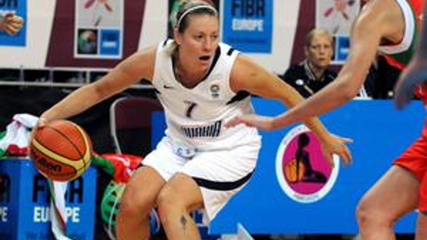 Zuzana Žirková je šesťnásobne najlepšou basketbalistkou Slovenska. V kariére si zahrala za Ružomberok, Brno, Šopron, tím WNBA Washington Mystics, ruský Jekaterinburg a Dobrých anjelov Košice, kde bude hrať aj v najbližšej sezóne.