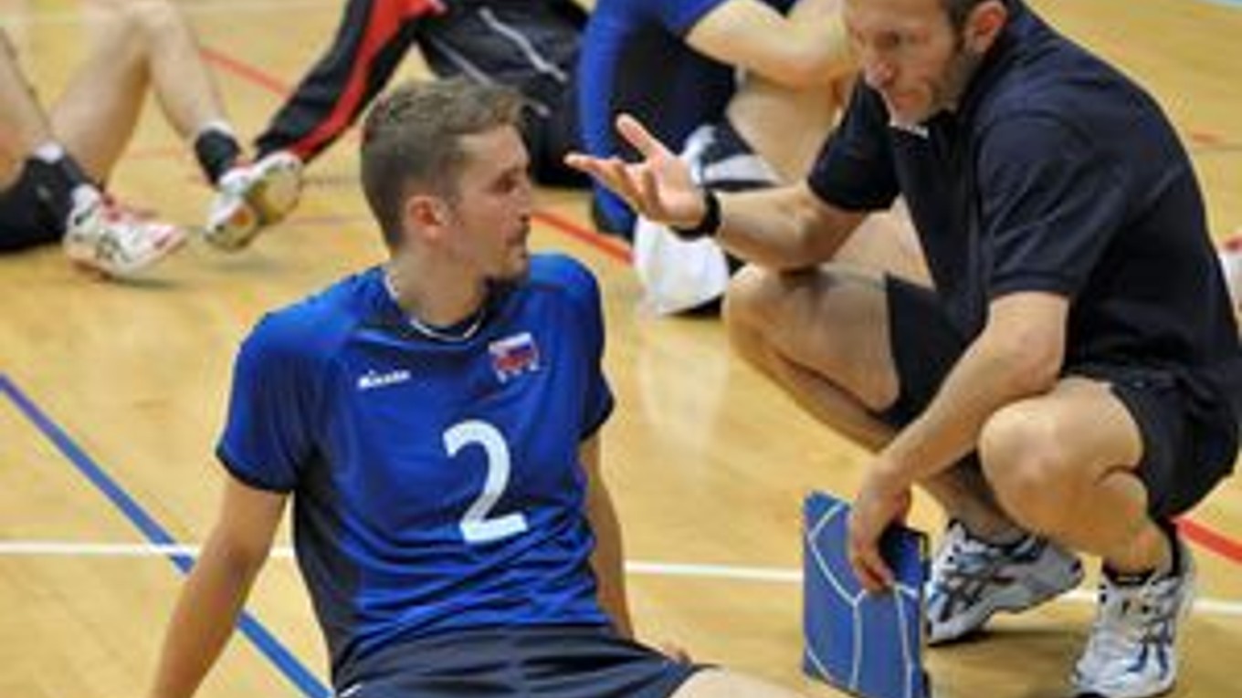 Kapitán volejbalovej reprezentácie Michal Masný bude chýbať trénerovi Emanulemu Zaninimu v najbližších zápasoch proti Turecku.