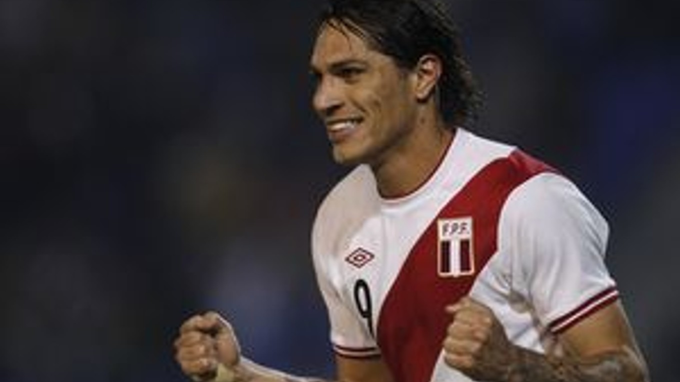 Peruánec Guerrero sa teší z víťazného gólu.