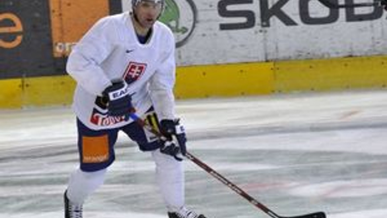 Za HC Lev bude hrať aj skúsený obranca Martin Štrbák.