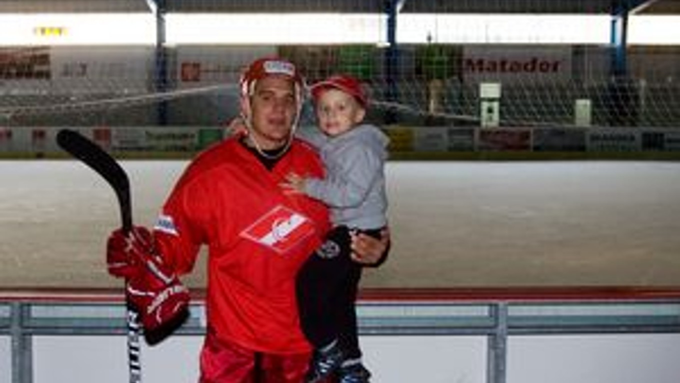 Na prvý tréning Branka Radivojeviča sa prišiel pozrieť aj štvorročný syn Luka.
