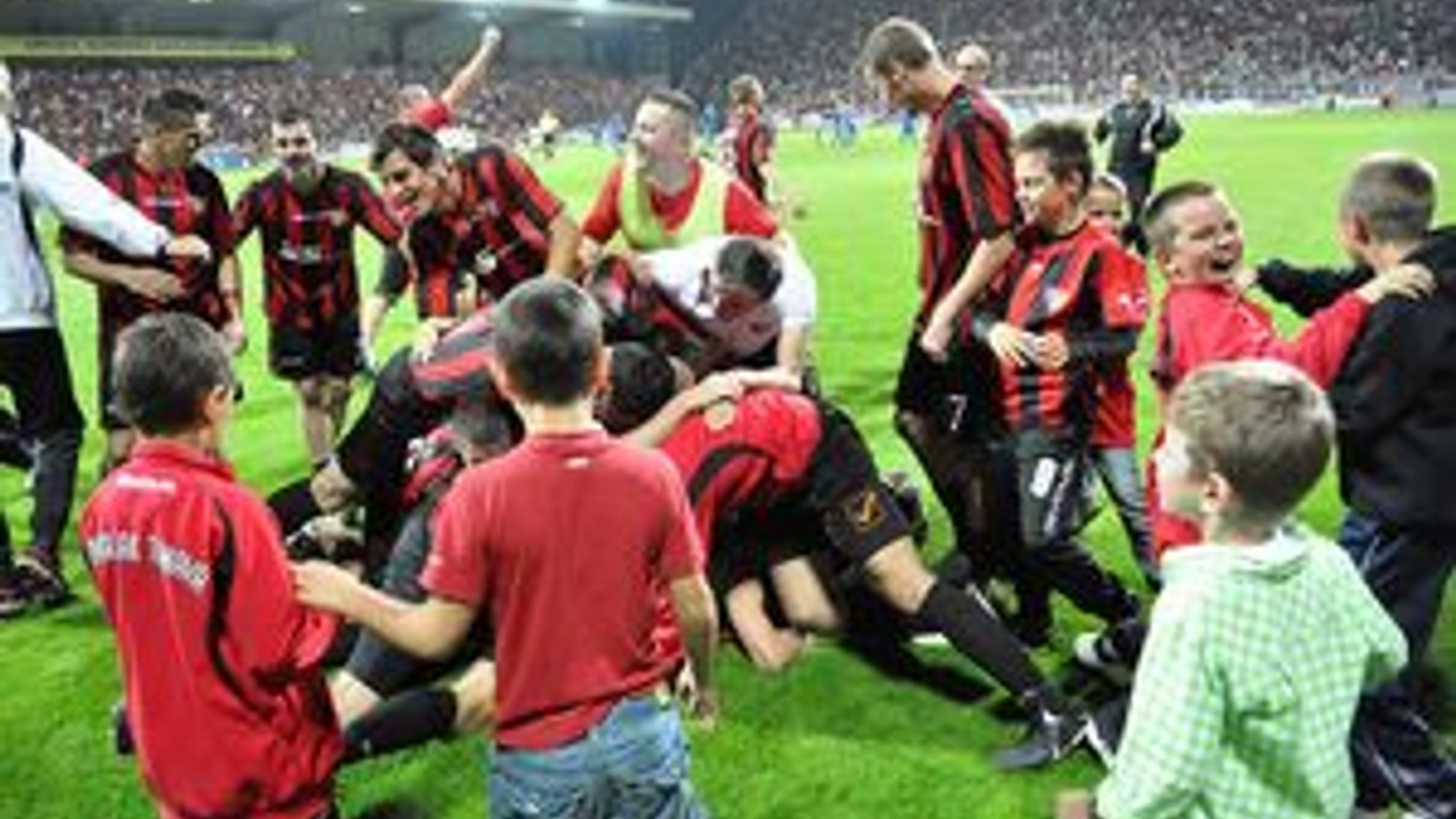 Trnavčania oslavujú postup do play-off Európskej ligy.