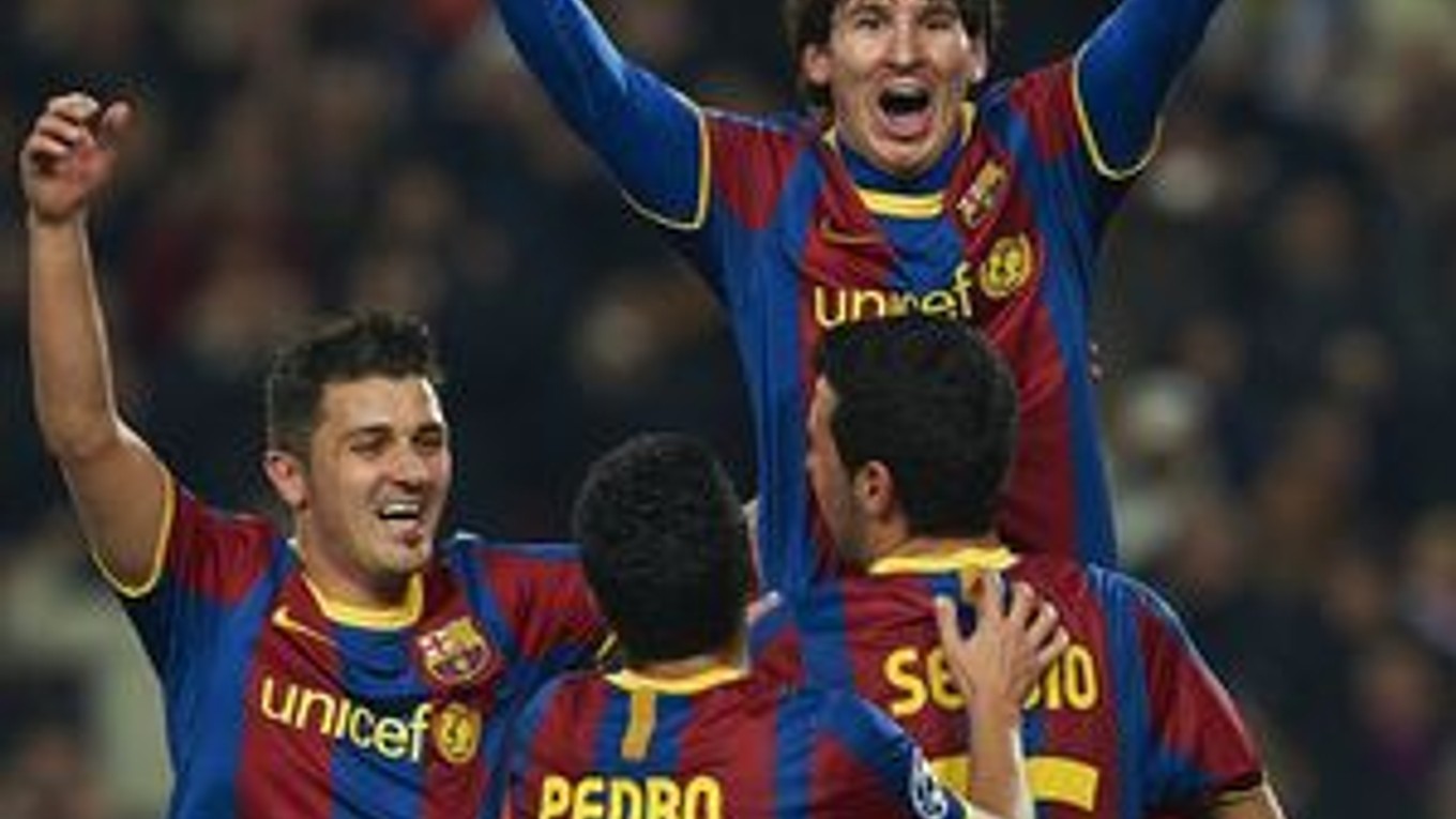 Futbalisti Barcelony počas zápasu s Arsenalom.