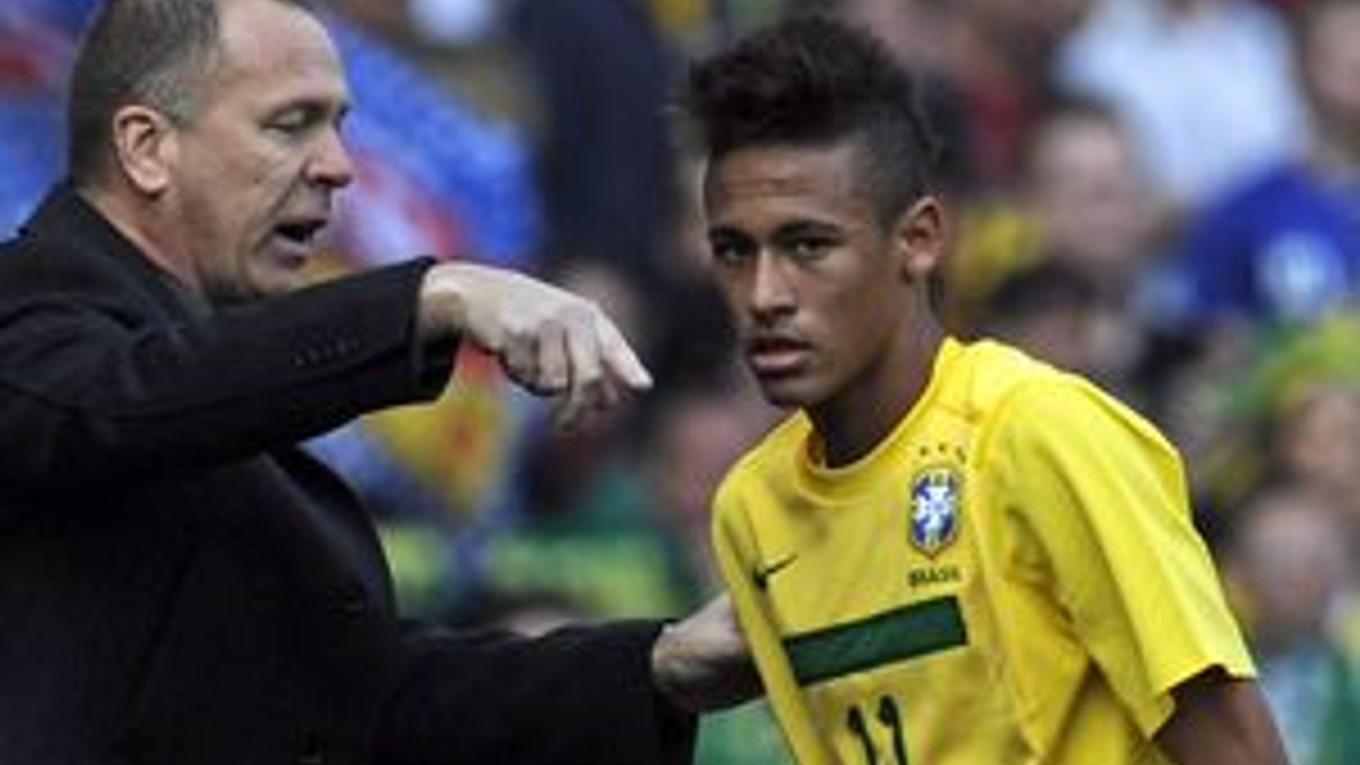 Neymar a tréner Brazílie Mano Menezes.