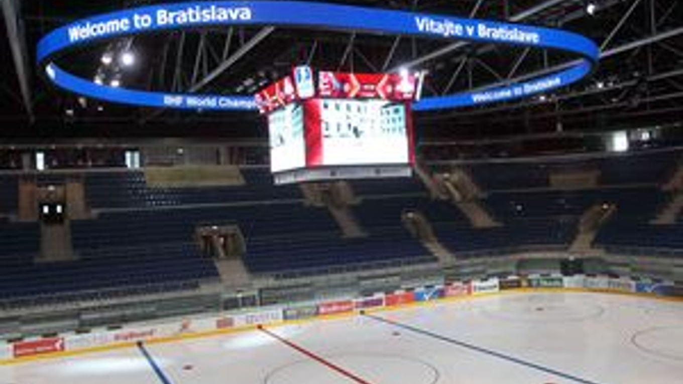 Bratislavská aréna má modernú HD informačnú kocku.