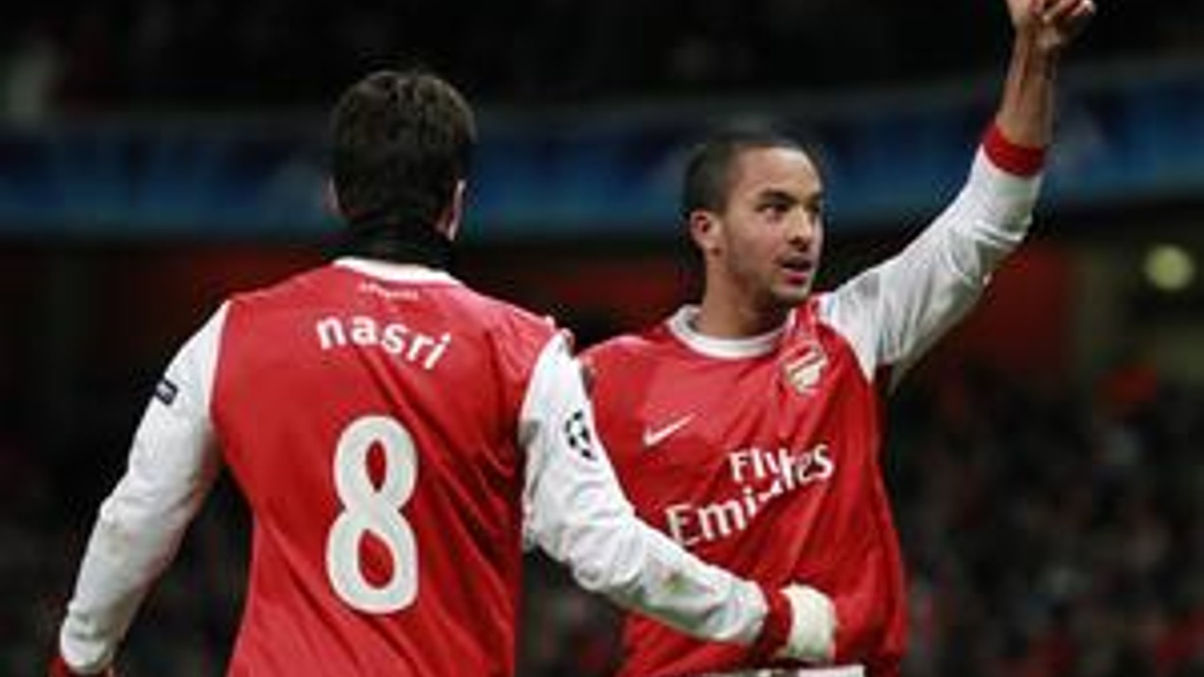 Theo Walcott a Samir Nasri z Arsenalu Londýn.