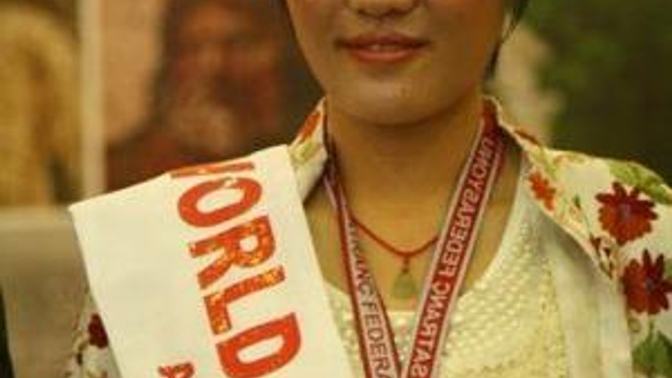 Medzi štyri najlepšie šachistky sa na majstrovstvách sveta dostali tri Číňanka a jedna Indka. Vyhrala najmladšia z nich, šestnásťročná čínska šachová majsterka sveta Chou Jifan. Vo finále zdolala Chou krajanku Žuan v tie breaku.