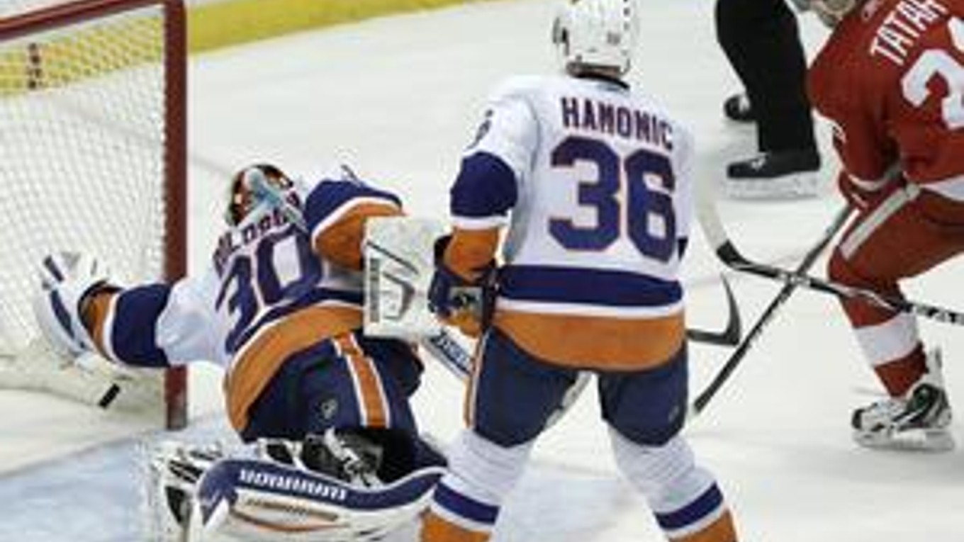 V 51. minúte zápasu Detroit  Red Wings – New York  Islanders prekonal Tomáš Tatar brankára Dwayna Rolosona.