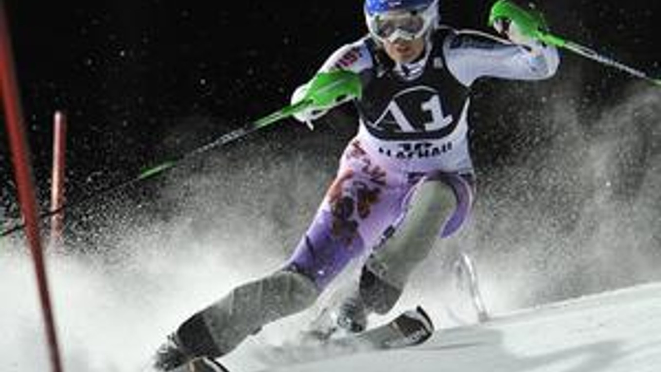 Veronika Zuzulová počas slalomu vo Flachau.