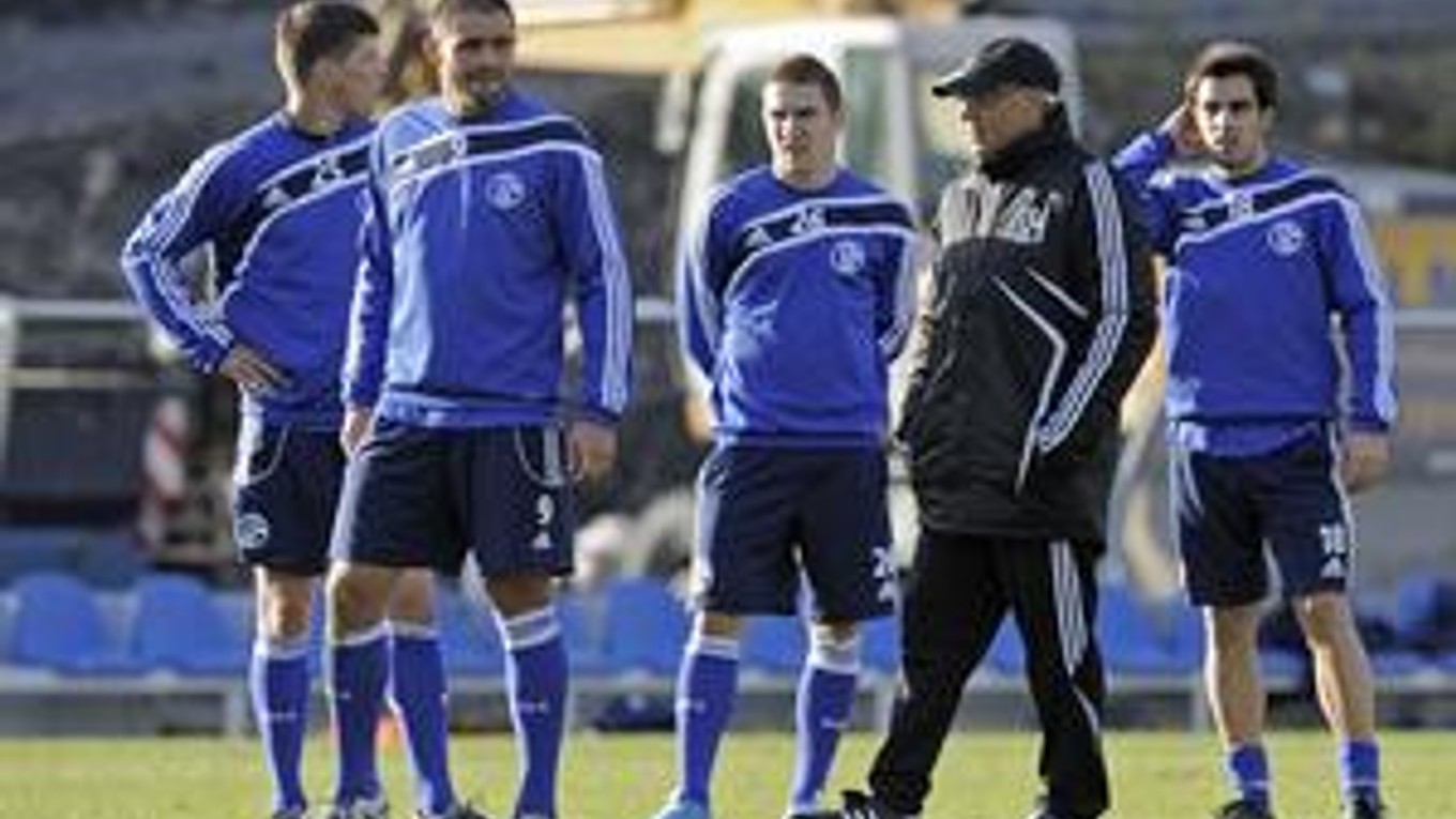 Erik Jendrišek (v strede) ešte so spoluhráčmi v Schalke.