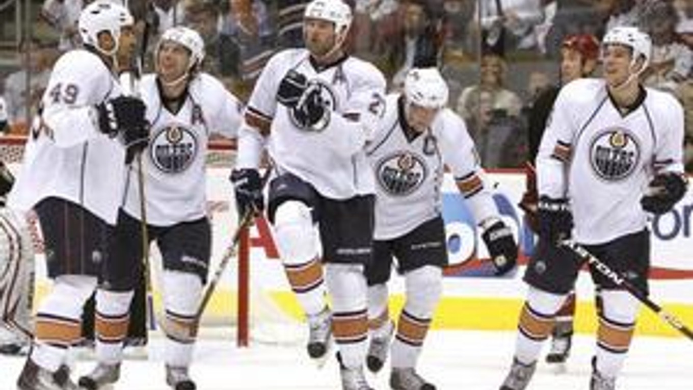 Hokejisti Edmontonu vyhrali na ľade Phoenixu.