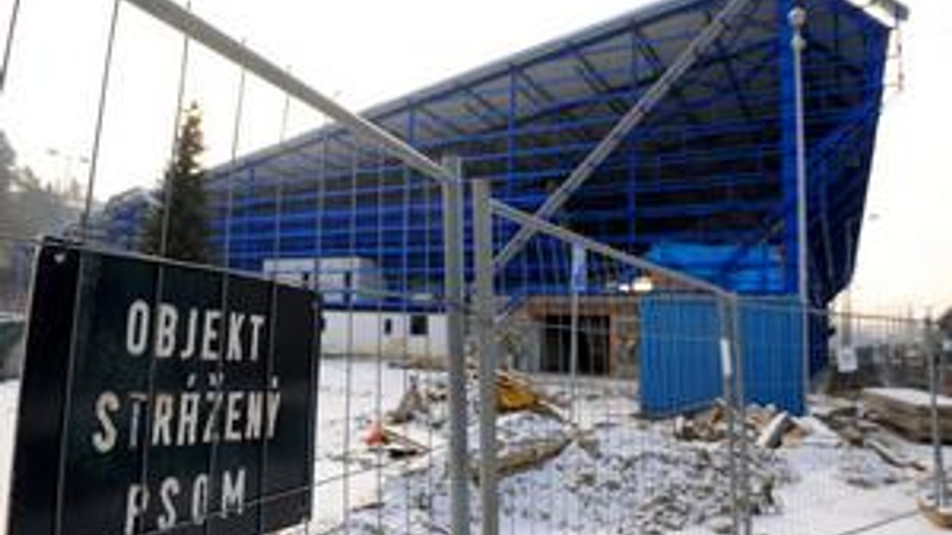 Nedokončený zimný štadión v Kežmarku, kde by sa mali konať deaflympijské hry.