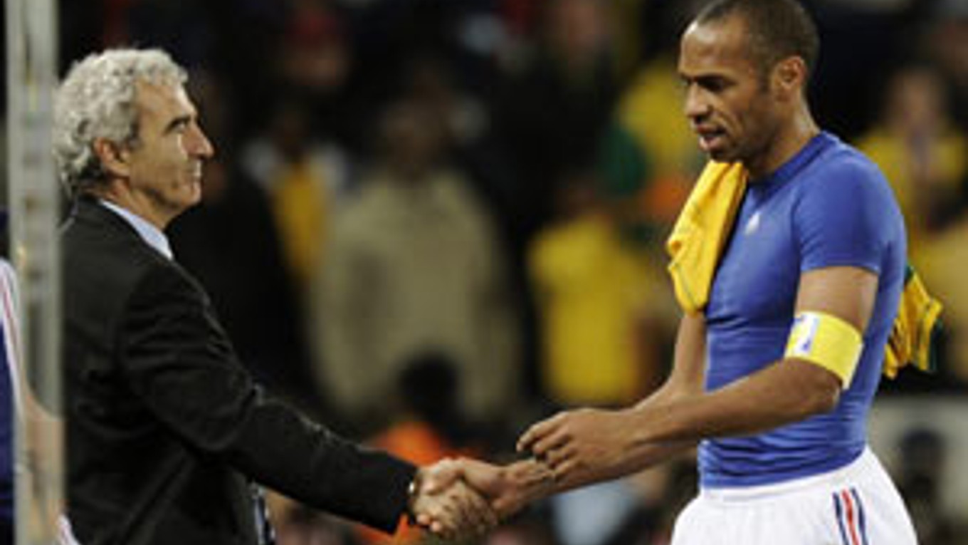 Thierry Henry podpísal zmluvu v New Yorku.