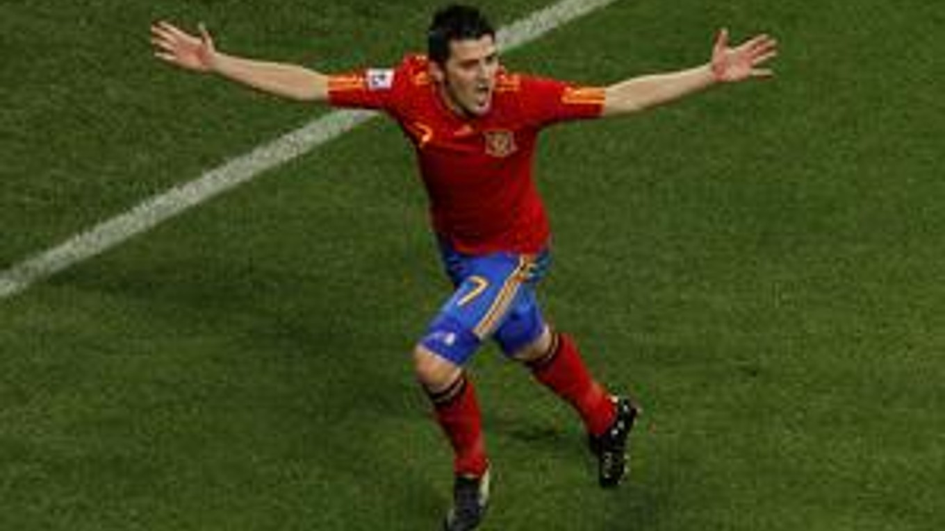 David Villa bude hrať v novej sezóne za Barcelonu.