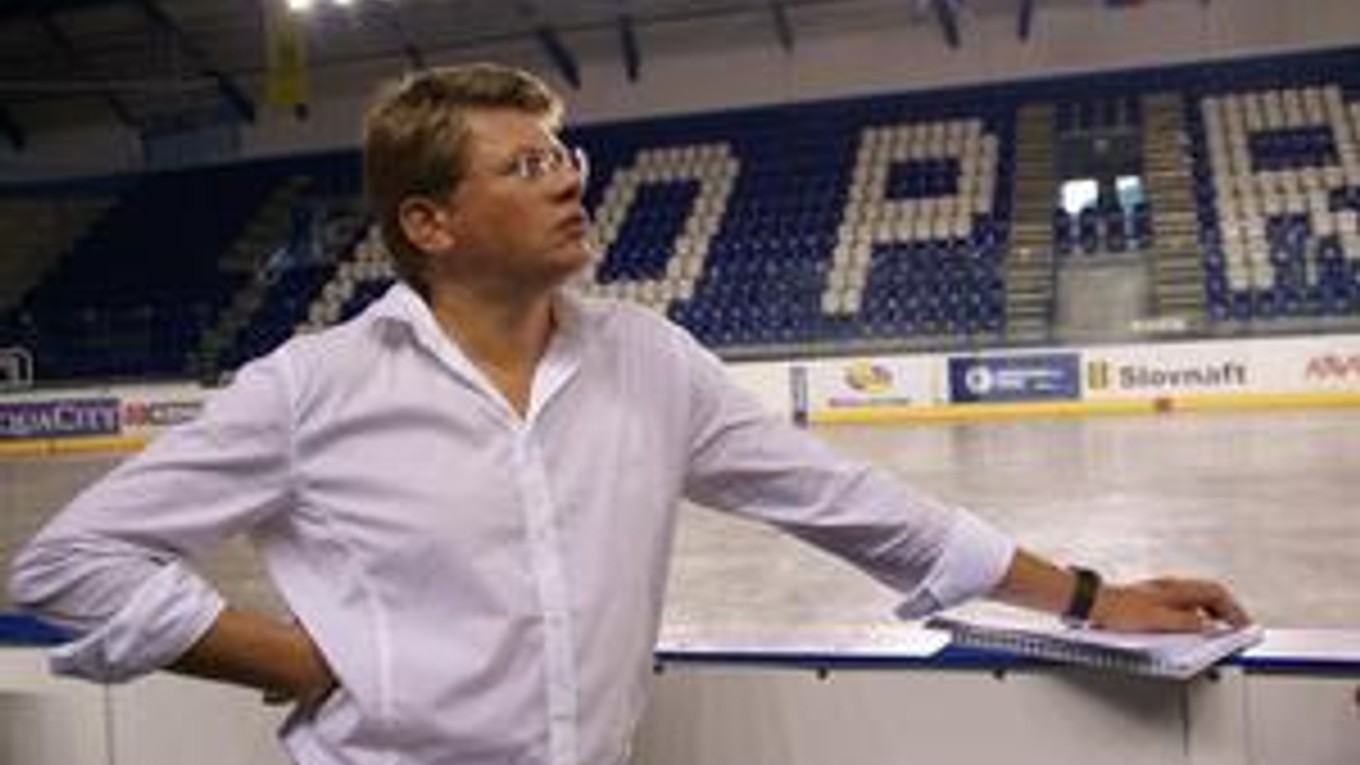Člen inšpekčnej skupiny Dmitrij Kurbatov si štadión v Poprade už pozrel, ale nad príchodom KHL na Slovensko sú ešte otázniky.