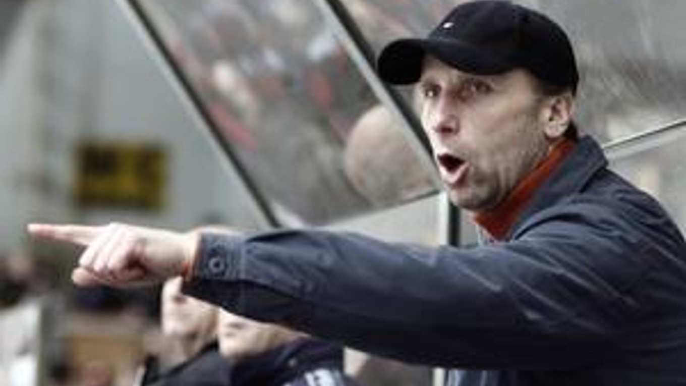 Trénerom HC Lev Poprad v KHl by mal byť Miloslav Hořava.