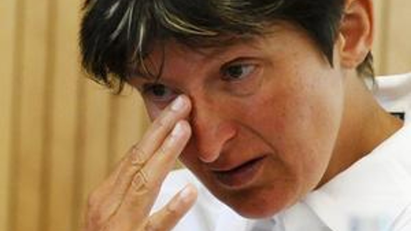 Elena Kaliská má oči v smútku.