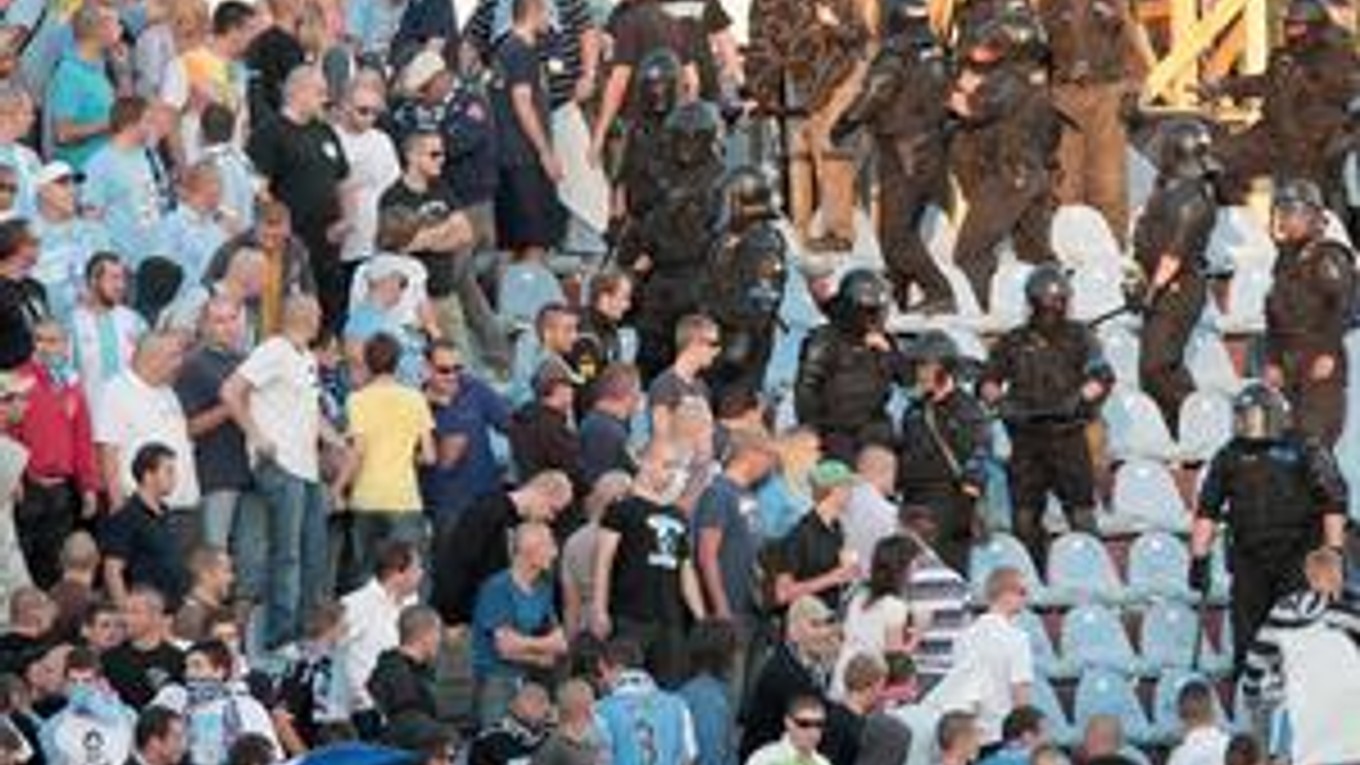 Chuligánov na Pasienkoch aj v Európskej lige  upokojili až ťažkoodenci.