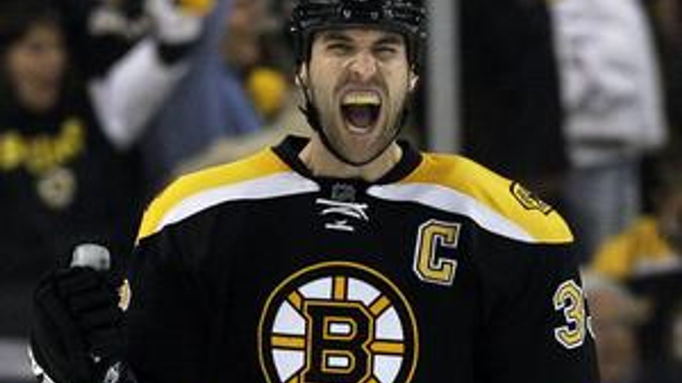 Zdeno Chára odohral za 12 sezón v NHL 847 zápasov a 363 bodmi (111 gólov + 363 asistencií) je najproduktívnejším slovenským obrancom.