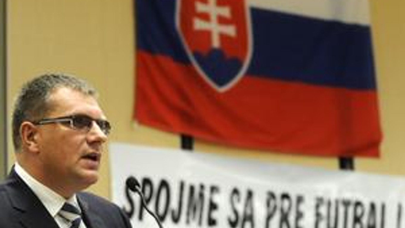 Nový prezident SFZ Ján Kováčik nahradil pred troma týždňami vo funkcii Františka Laurinca.