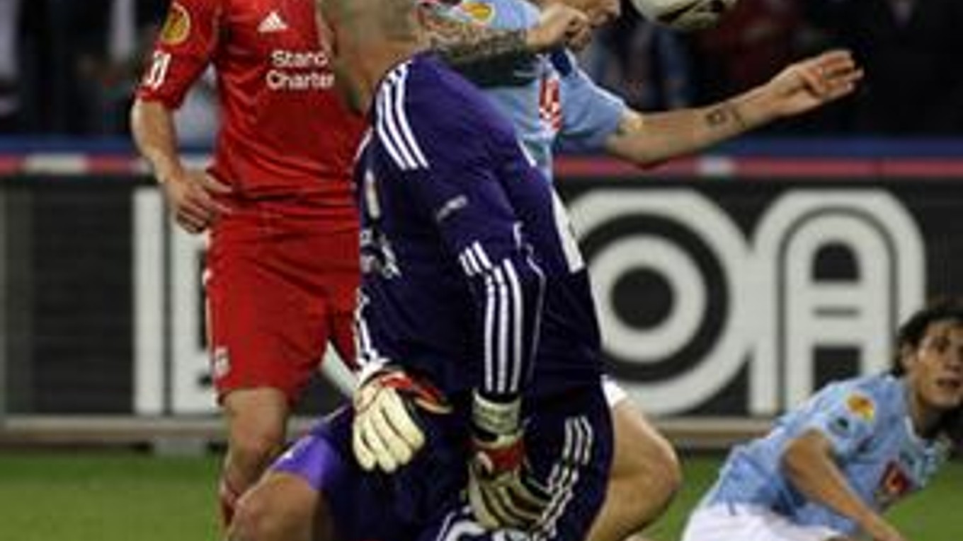 Marek Hamšík v drese Neapola v súboji Európskej ligy proti Liverpoolu.