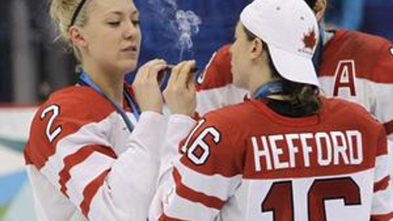 Kanadské hokejistky si dovolili po zápase veľa. Olympijský výbor ich chce potrestať.