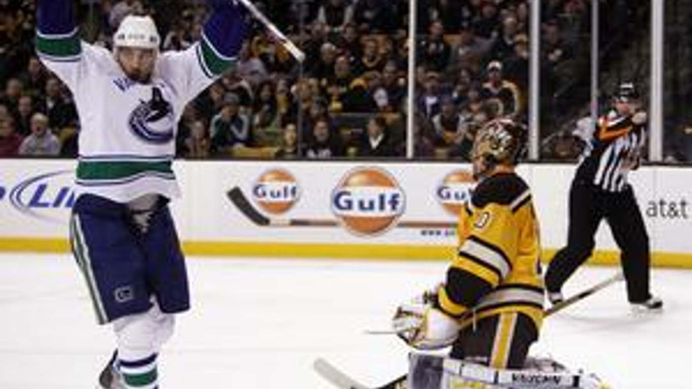 Pavol Demitra sa vracia do zostavy Vancouvru.