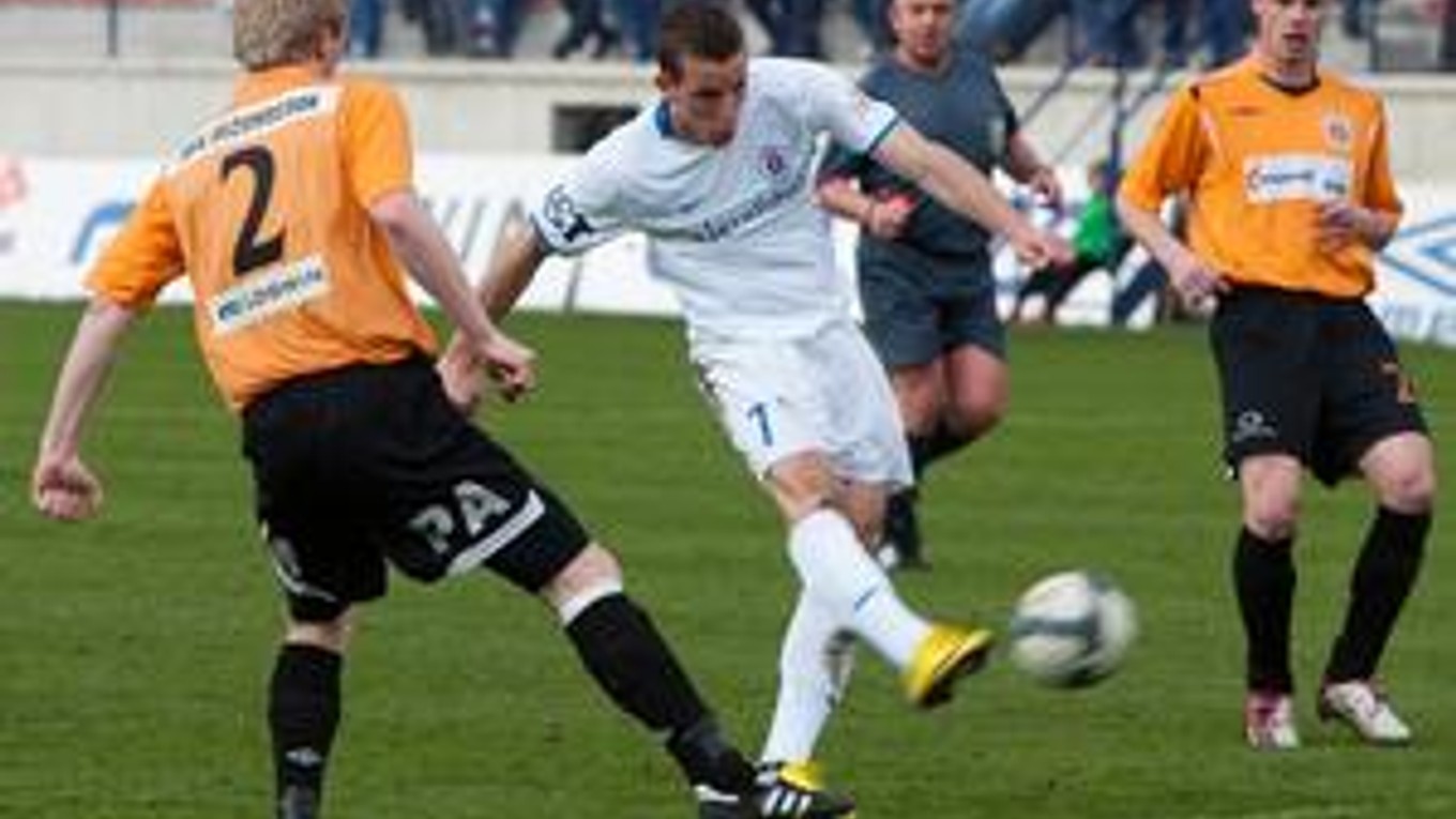 Futbalisti Slovana Bratislava prehrali cez víkend na trávniku Ružomberka.