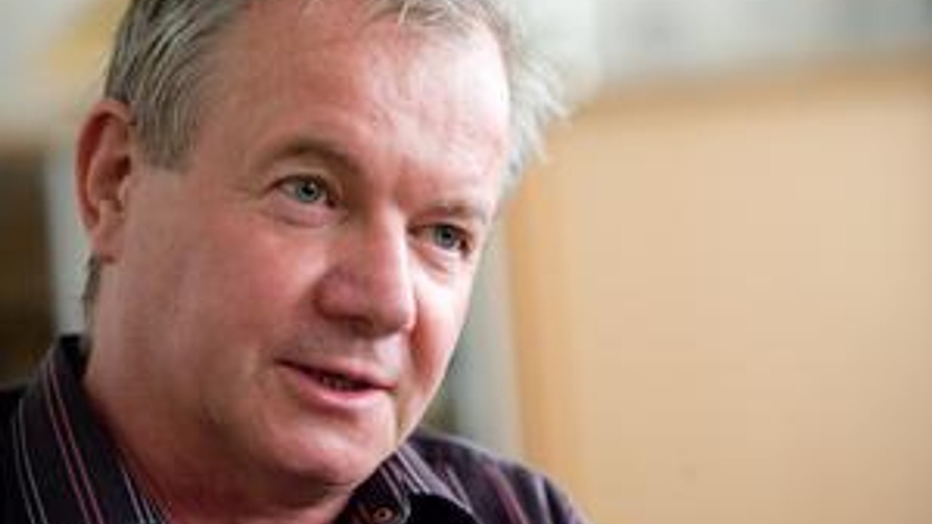 František Laurinec (narodený 19. augusta 1951) stojí na čele futbalového zväzu od roku 1999, už tretie funkčné obdobie. Vlani ho zvolili do výkonného výboru Únie európskych futbalových asociácií, predsedá marketingovej komisii UEFA.