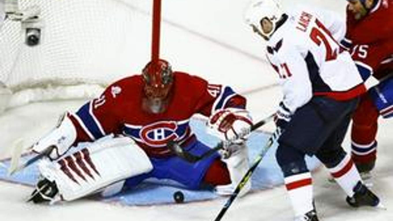 Jaroslav Halák predvádza v posledných dvoch zápasoch skvelé výkony. Ak by Montreal vyradil Washington s Ovečkinom v ďalšom kole ho čaká Pitsburgh s Crosbym a Malkinom.