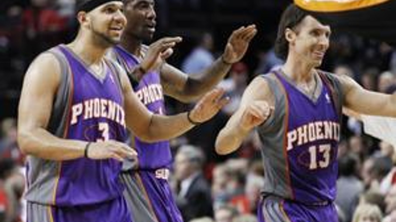 Aj basketbalisti Phoenixu postúpili do druhého kola play off.