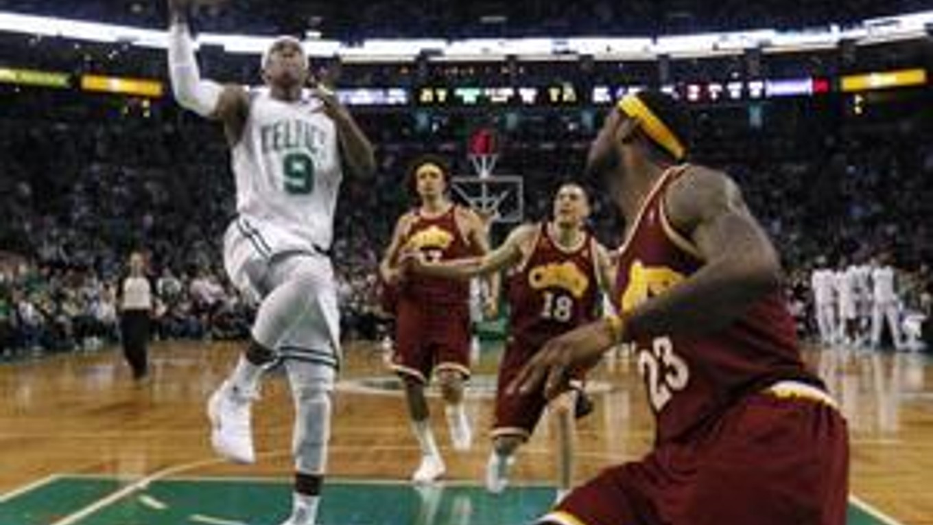 Rajon Rondo predčil LeBrona Jamesa.