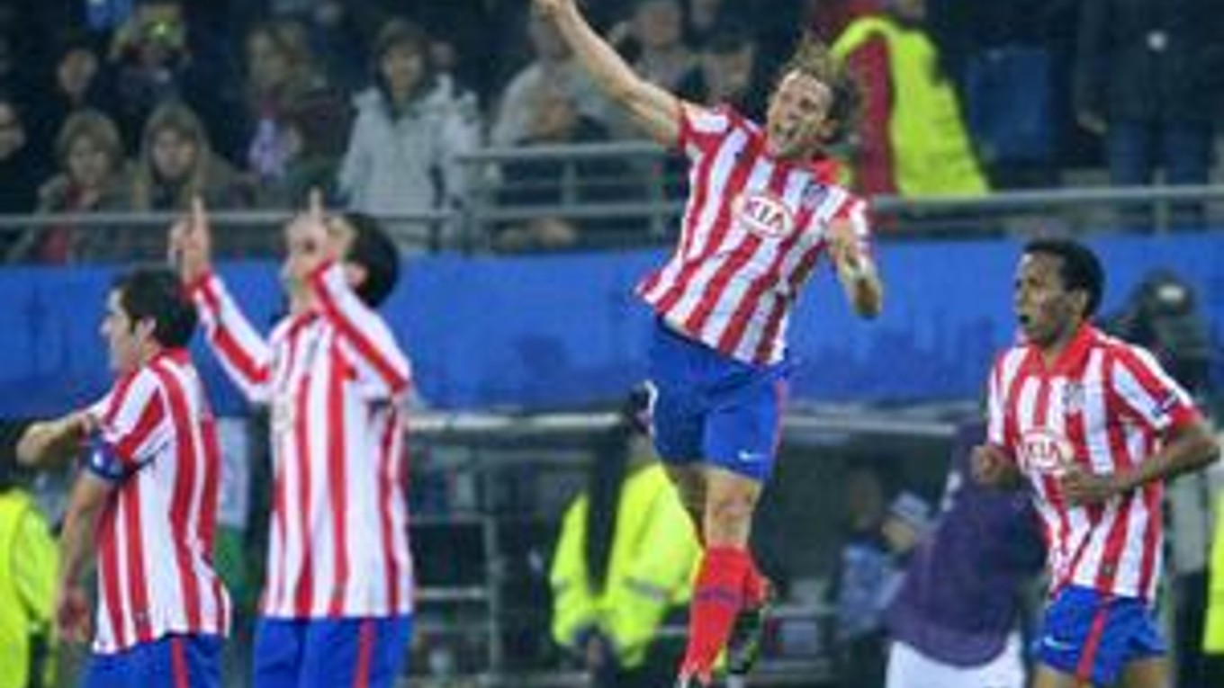 Radosť Diega Forlána z gólu vo finale Európskej ligy. Atletico zdolalo Fulham až po predĺžení 2:1.