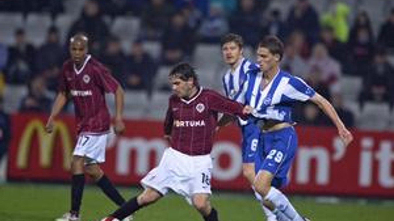 Karol Kisel (v strede) dlhé roky pôsobil v drese pražskej Sparty.