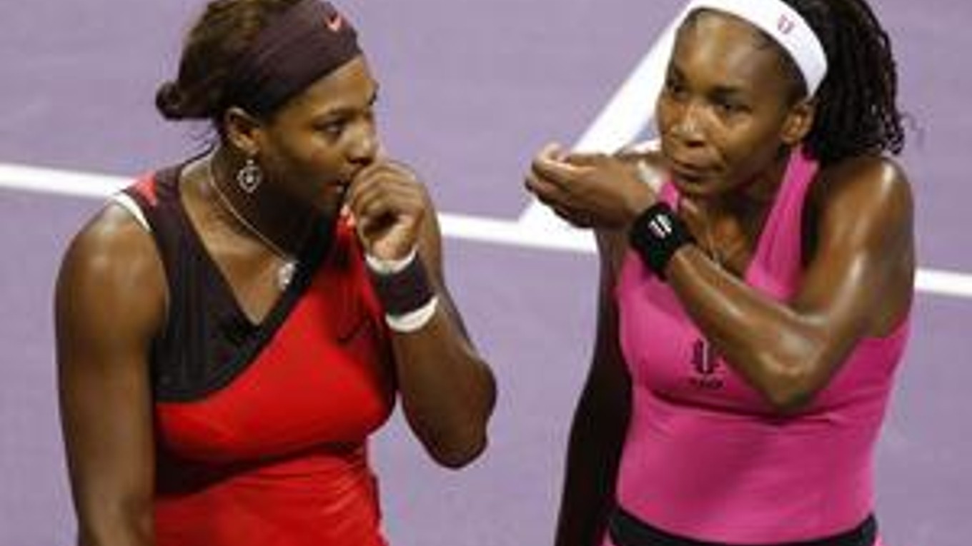 Serena (vľavo) a Venus Williamsové.