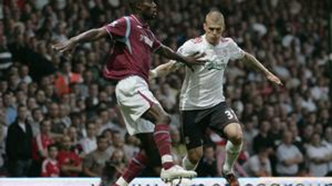 Martin Škrtel (vpravo)