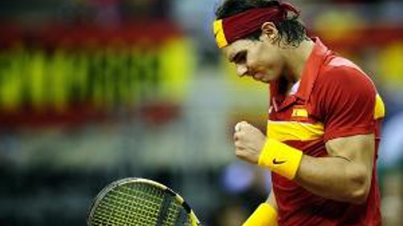 Rafael Nadal získal pre Španielov prvý bod vo finále Davisovho pohára.