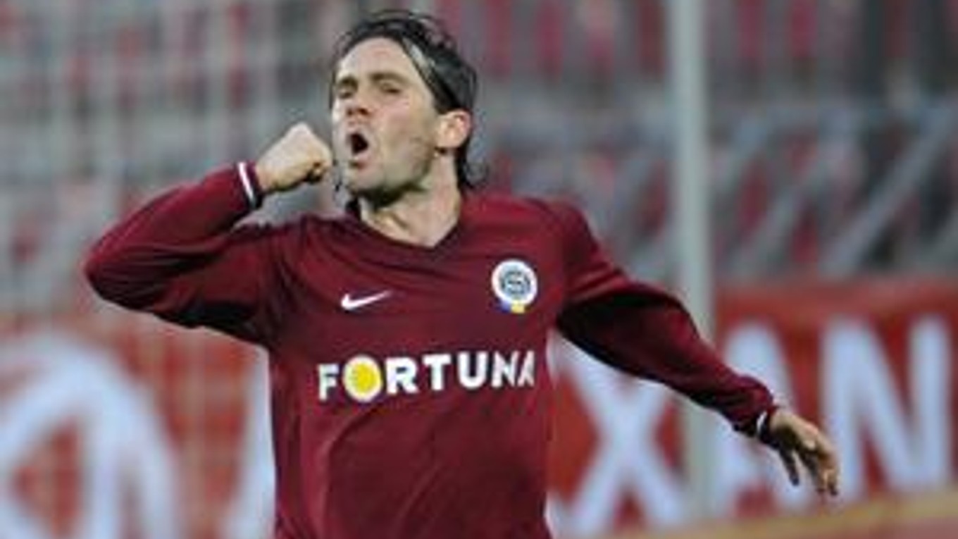 To, čo tréner FC Sydney Vítězslav Lavička očakával, 32-ročný slovenský futbalista Karol Kisel na tráve dokazuje -  stále je vo skvelej forme, hráva pravidelne a je oporou druhého mužstva tabuľky.