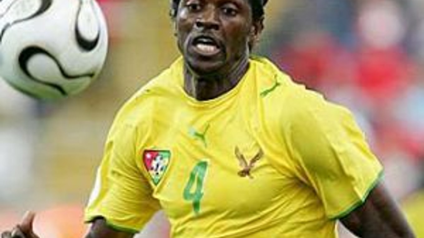 Najväčšia hviezda výberu Toga Emmanuel Adebayor z Manchestru City.