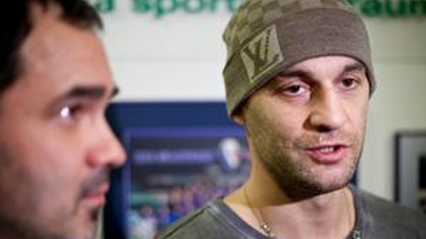 Pavol Demitra už trénuje streľbu.