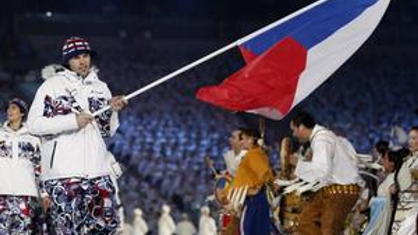 Jaromír Jágr bol českým vlajkonosičom pri slávnostnom otvorení.