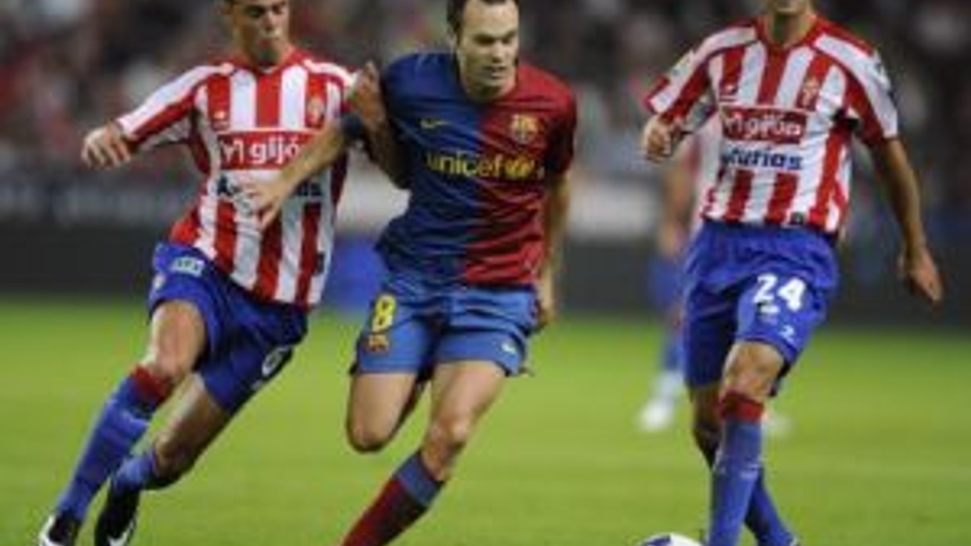 Manchester City chce údajne získať záložníka FC Barcelona Andrésa Iniestu.