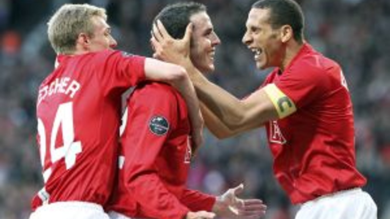 Hráči MUFC sa tešia z gólu O´Shea (v strede), ktorý rozhodol stretnutie.