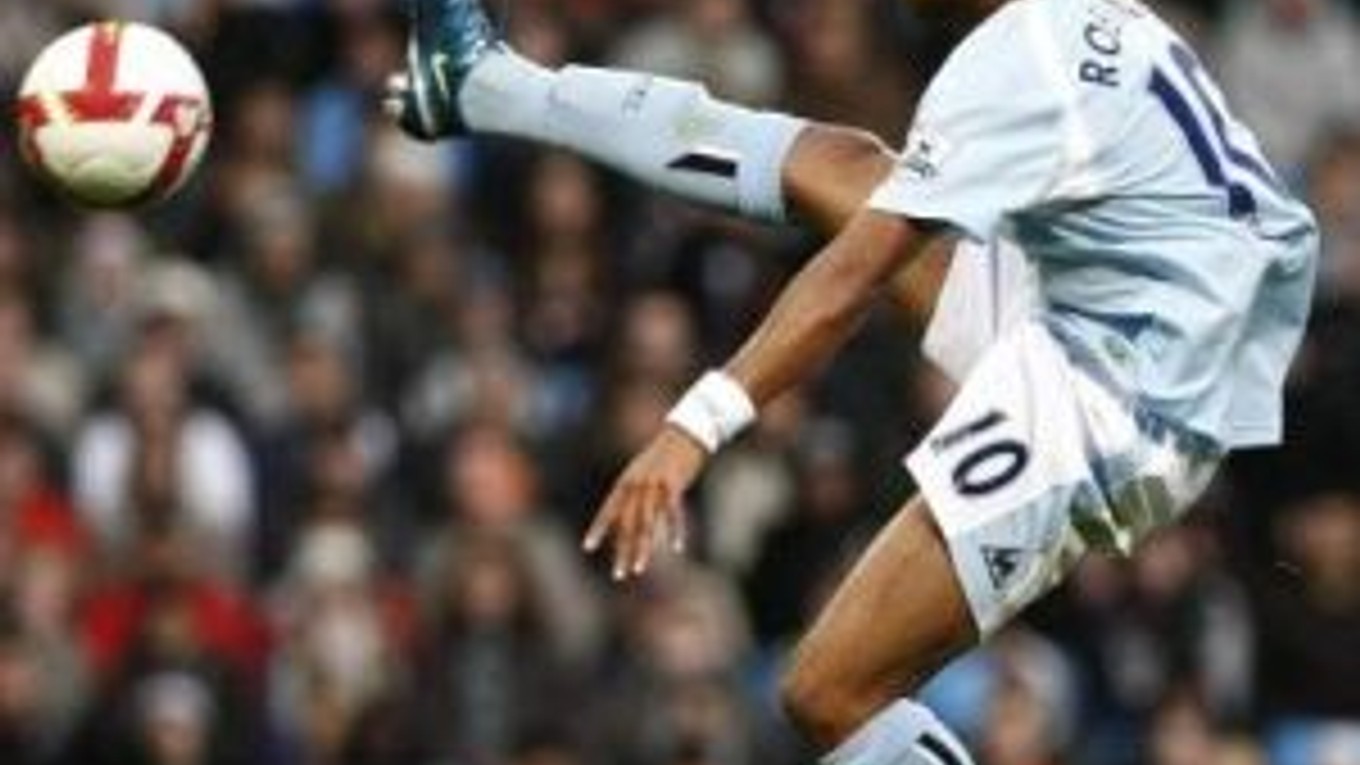 Manchester City na čele s Robinhom (na snímke) je už v jarných bojoch Pohára UEFA. V stredu a vo štvrtok sa k "Citizens" môžu pridať ďalšie tímy.