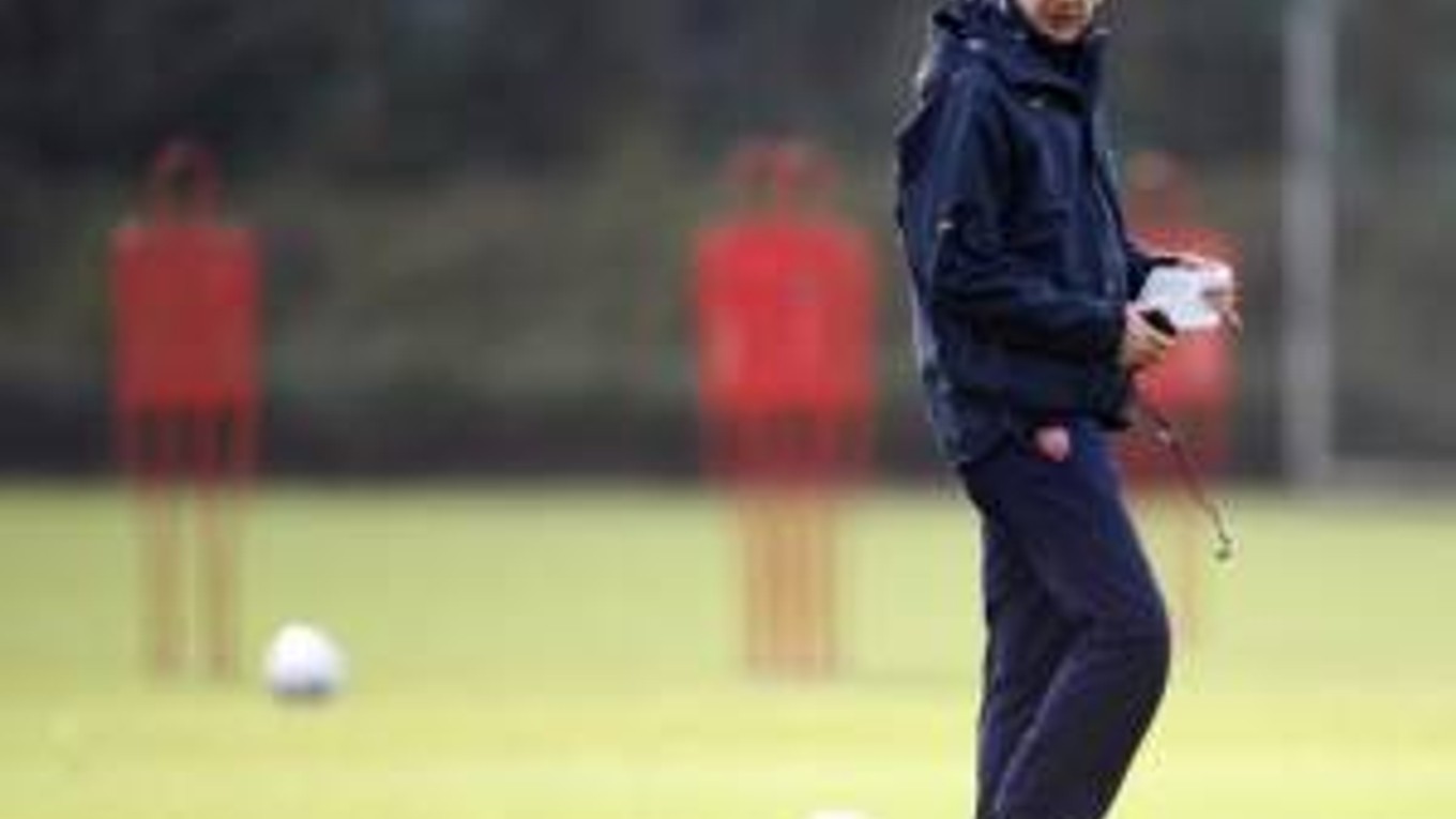 Mladí zverenci trénera Arsena Wengera nepotvrdili výkonnosť z pohárových zápasov.