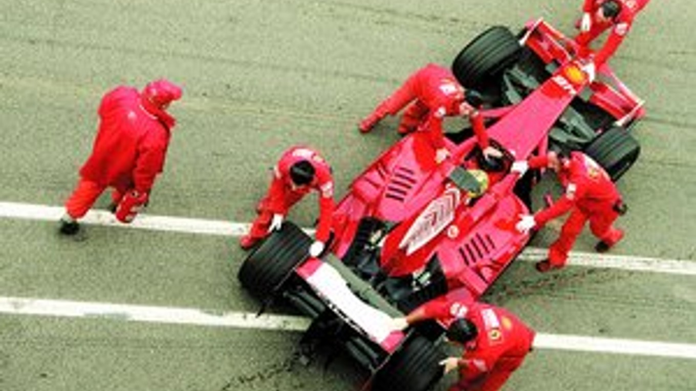 Všetko má vo formule 1 ostať pri starom, iba to bude za menší peniaz.