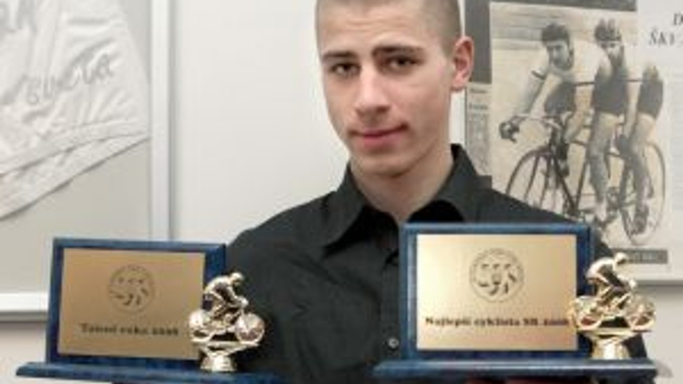 Peter Sagan si zo slávnostného vyhodnotenia ankety Cyklista roka 2008 odniesol dve ocenenia.
