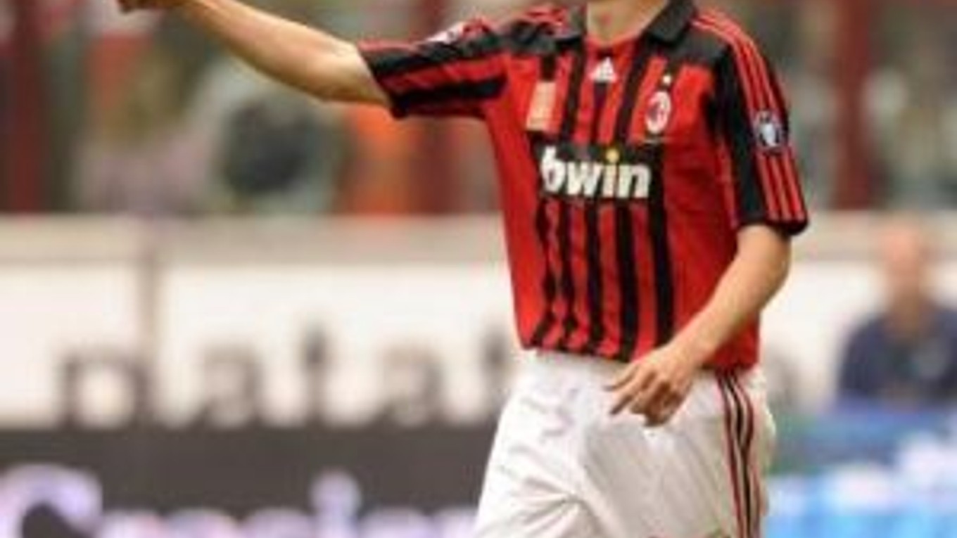 Kaká milánske AC neopúšťa.