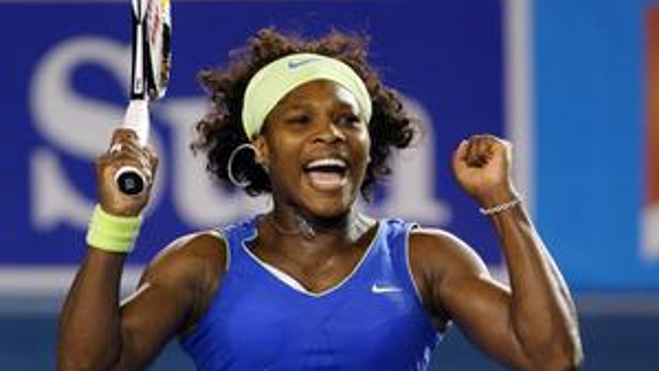 Serena Wiliamsová môže v Austrálii vyhrať hneď dvakrát. Vo dvojhre a spolu so sestrou Venus i vo štvrhre.