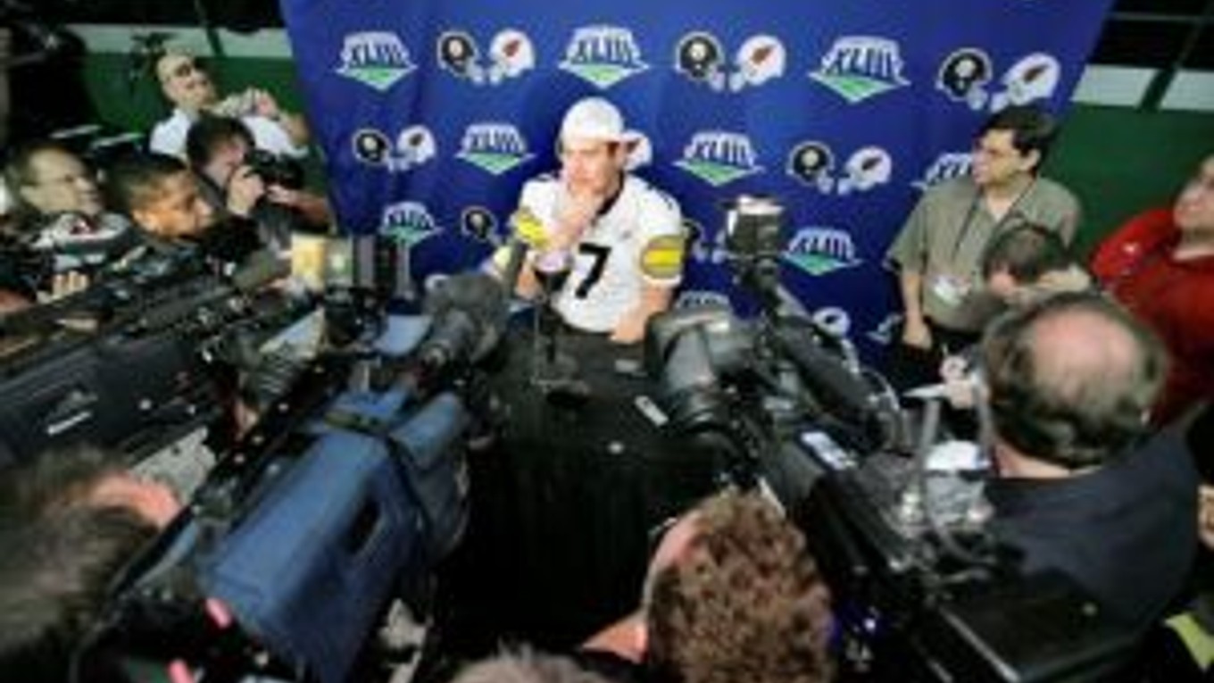 Favoritom Super Bowlu 2009 je Pittsburgh Steelers.